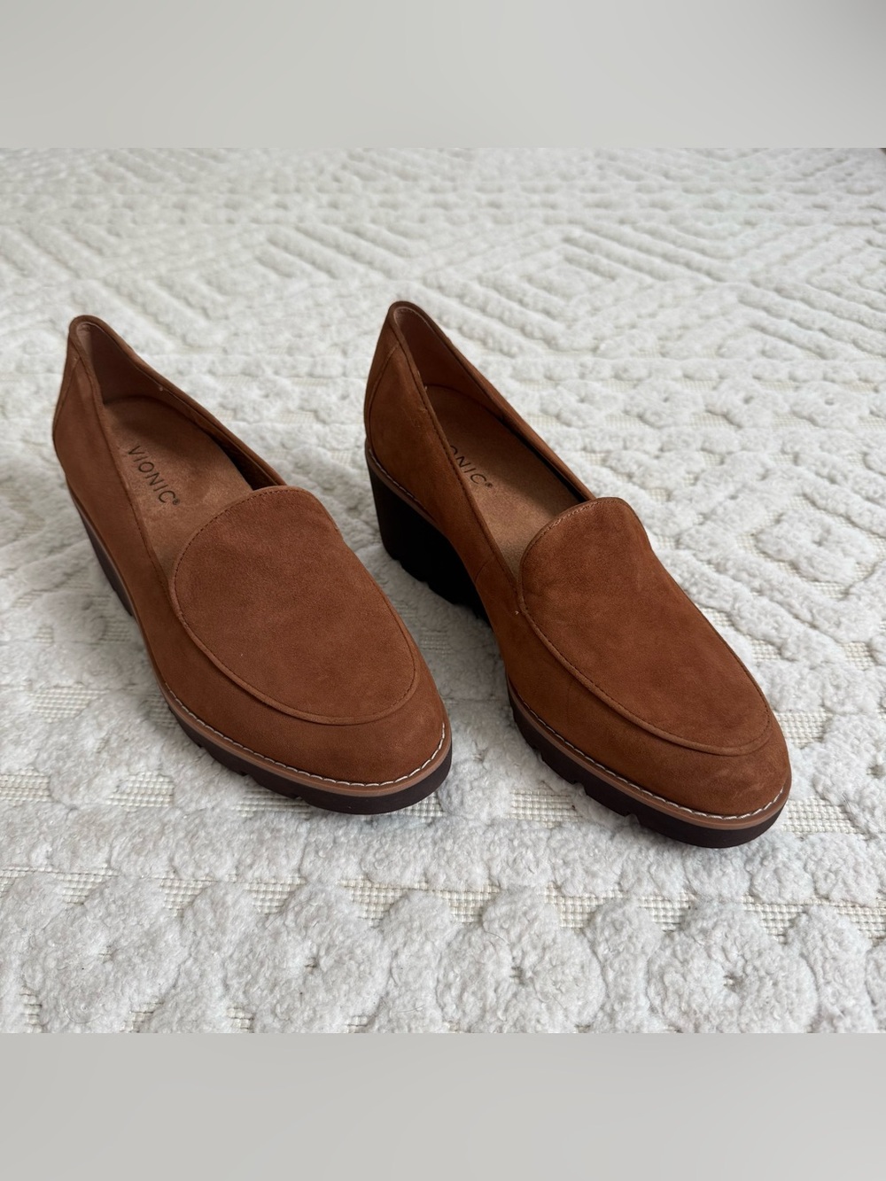 Vionic Ava Cognac Suede Lug Sole Loafers WIDE 8.5 Comfort Fall Quiet Luxury